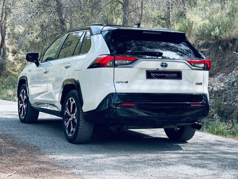 TOYOTA RAV 4 2.5L PLUGIN 300PH ECVT STYLE PLUS