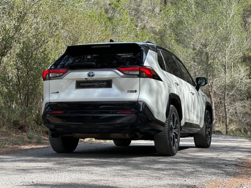 TOYOTA RAV 4 2.5L PLUGIN 300PH ECVT STYLE PLUS