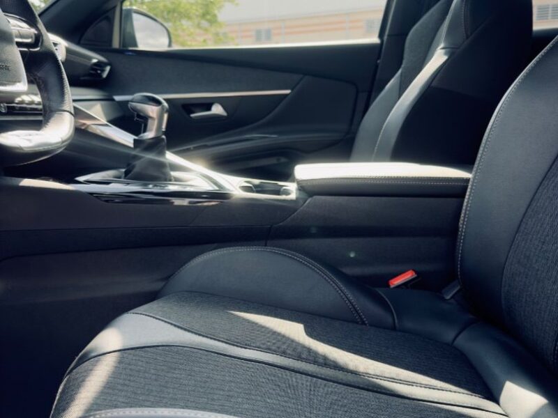 PEUGEOT 3008 1.2 PURETECH GT LINE EAT8