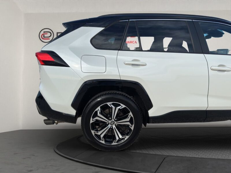 TOYOTA RAV 4 2.5L PLUGIN 300PH ECVT STYLE PLUS