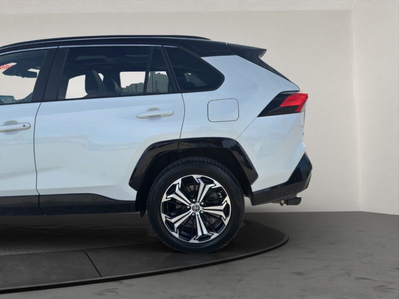 TOYOTA RAV 4 2.5L PLUGIN 300PH ECVT STYLE PLUS