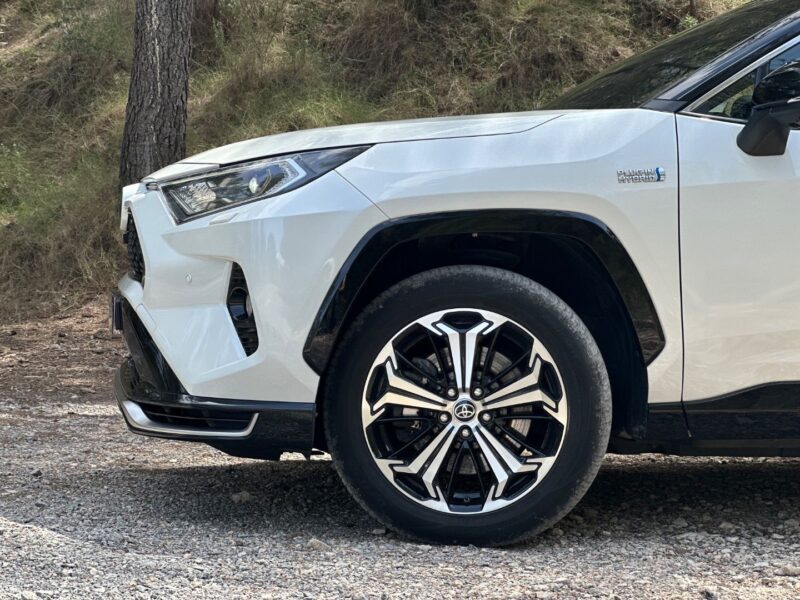 TOYOTA RAV 4 2.5L PLUGIN 300PH ECVT STYLE PLUS
