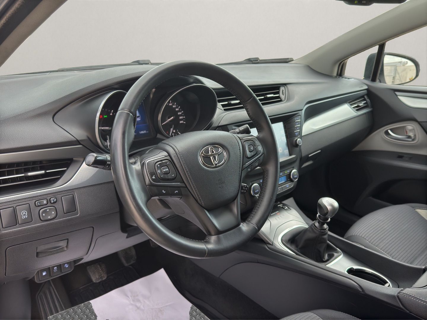 TOYOTA AVENSIS 1.6 115D ADVANCE TS