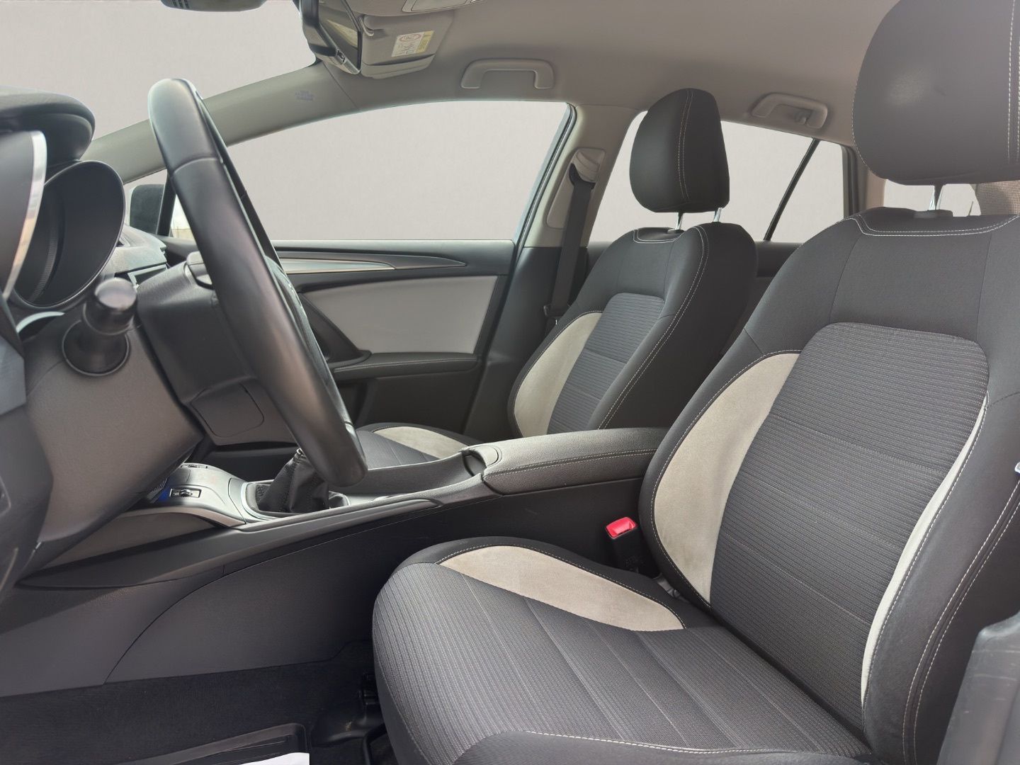 TOYOTA AVENSIS 1.6 115D ADVANCE TS