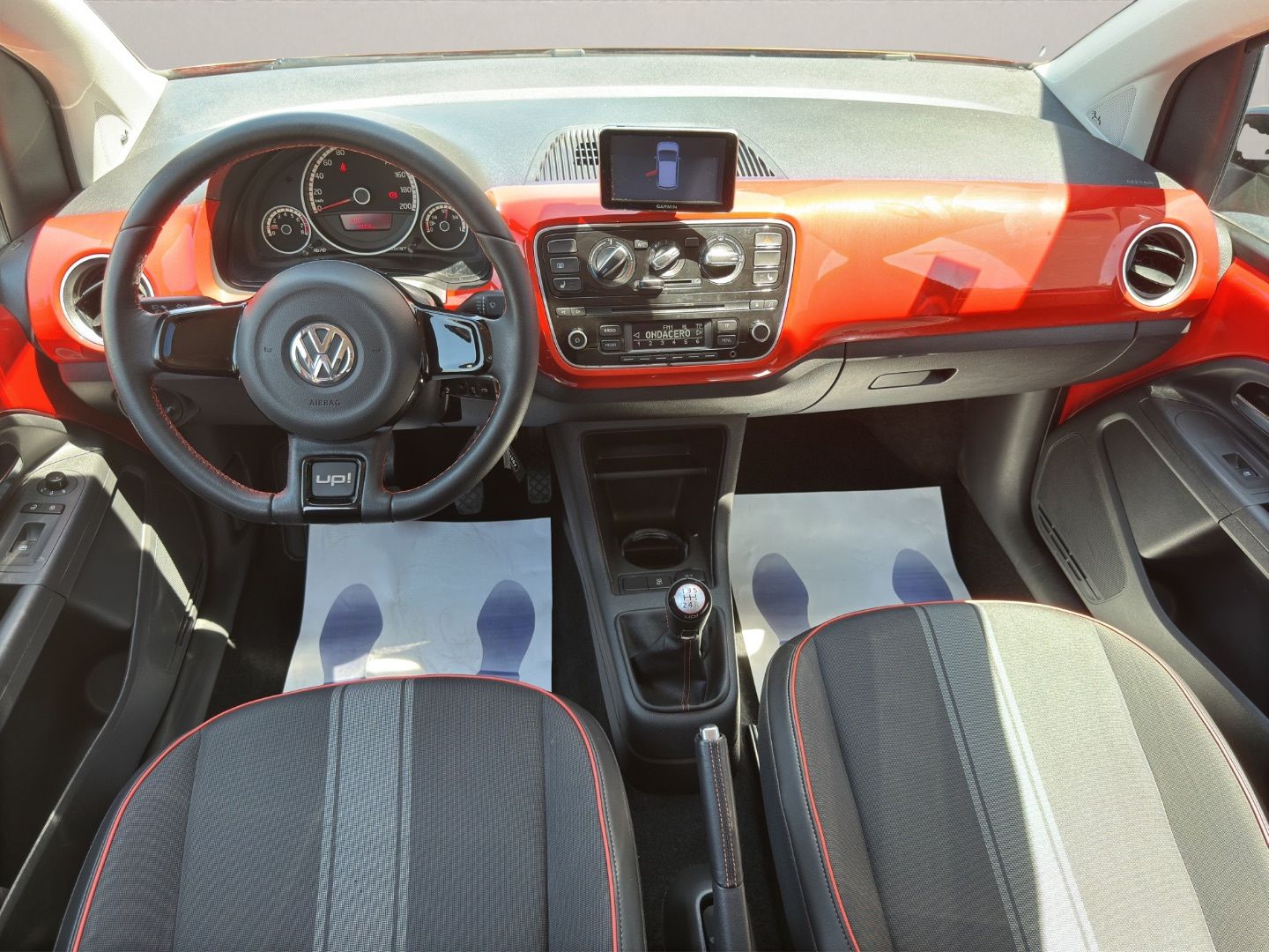 VOLKSWAGEN UP 1.0 60cv High up