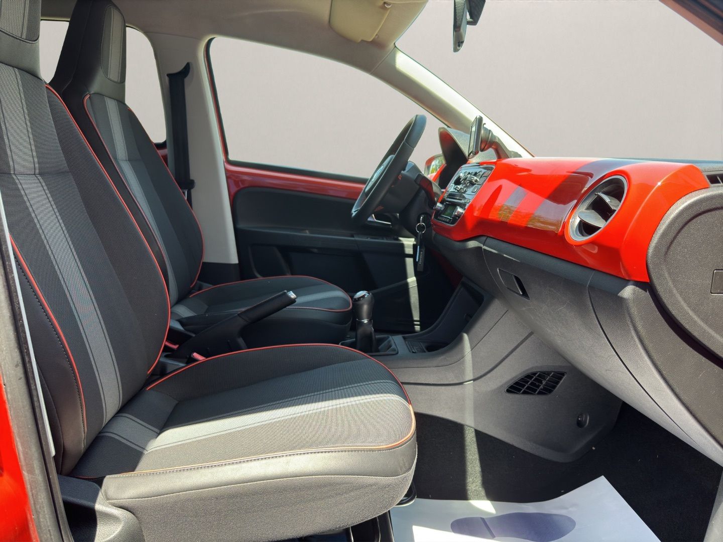 VOLKSWAGEN UP 1.0 60cv High up