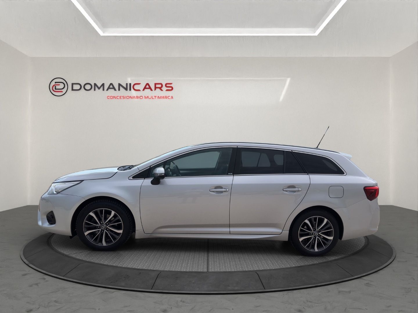 TOYOTA AVENSIS 1.6 115D ADVANCE TS