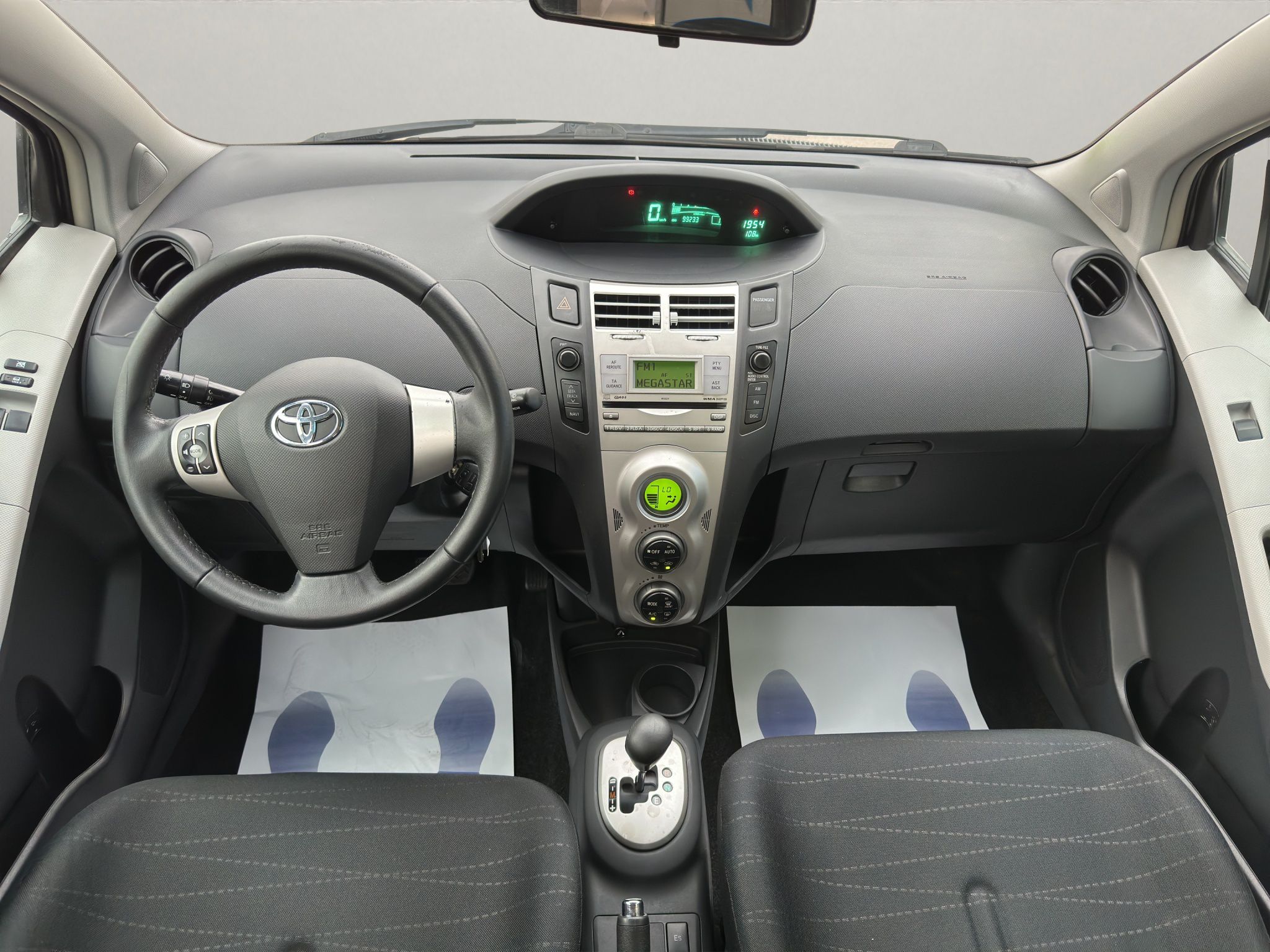TOYOTA YARIS 1.3 VVTi Yaris