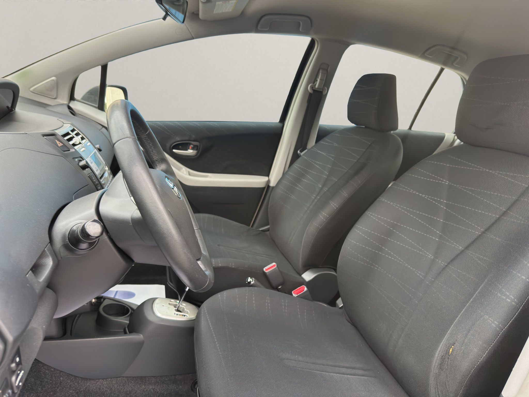 TOYOTA YARIS 1.3 VVTi Yaris