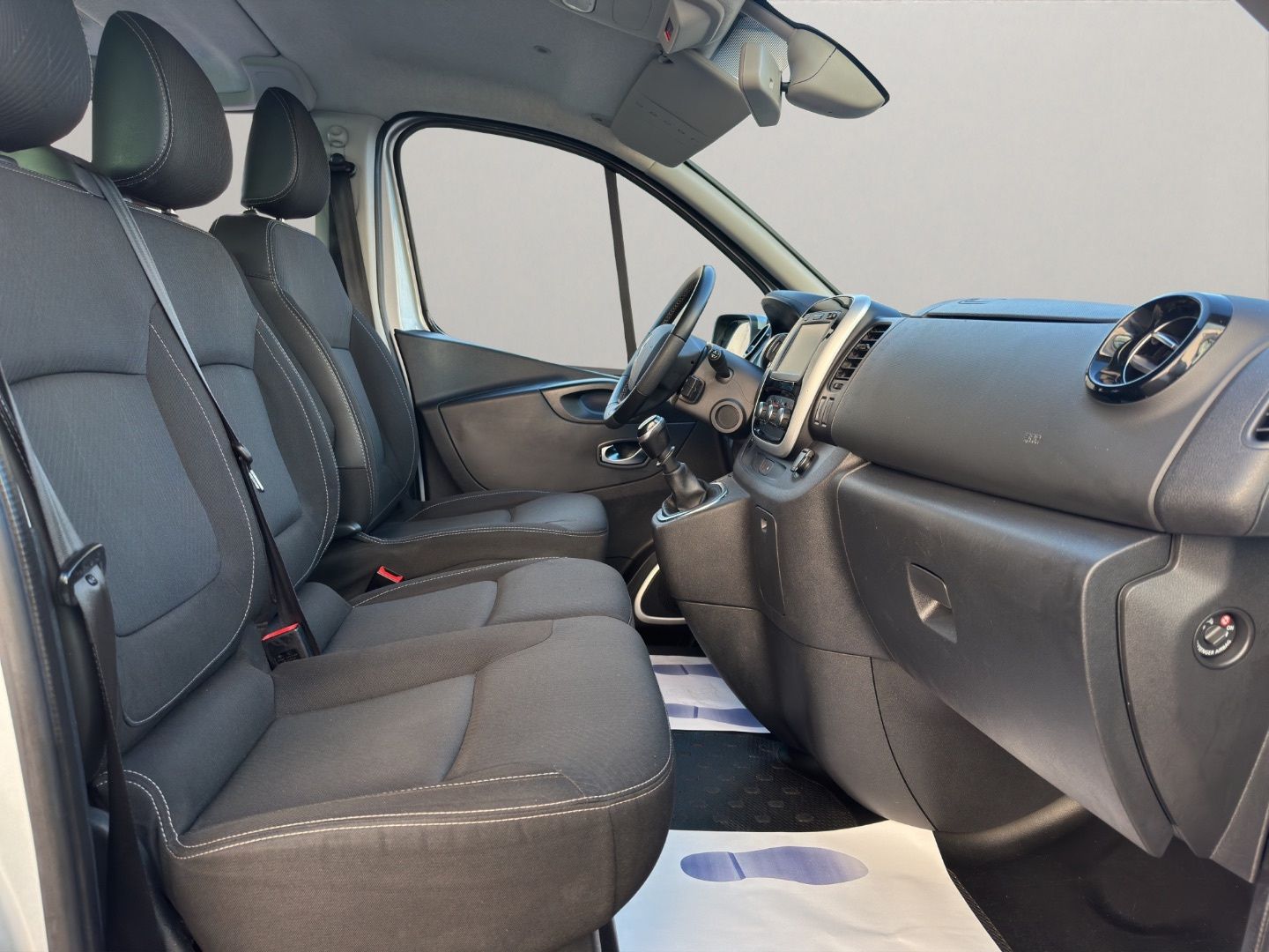 RENAULT TRAFIC Passenger Largo E. dCi 107 kW145 CV E6