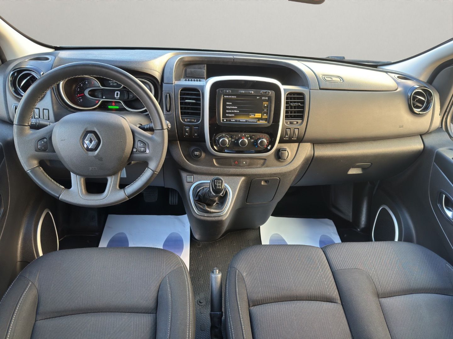 RENAULT TRAFIC Passenger Largo E. dCi 107 kW145 CV E6