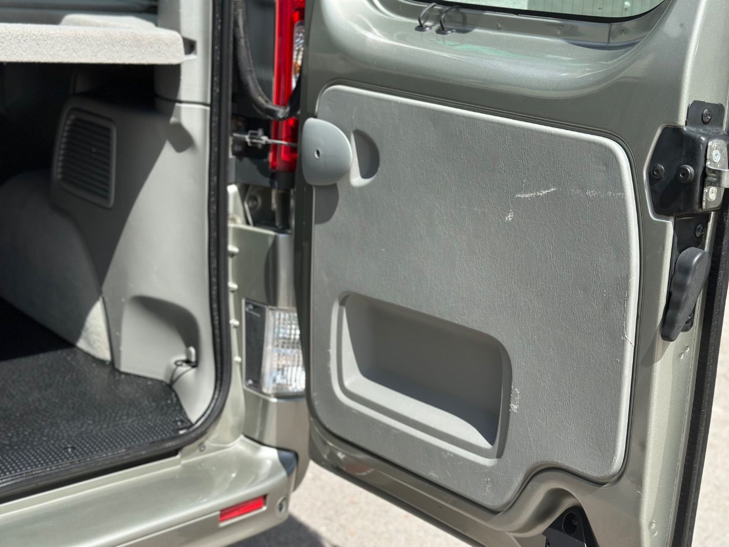 NISSAN PRIMASTAR 2.0dCi 115CV Optim PREMIUM CORT COMBI9