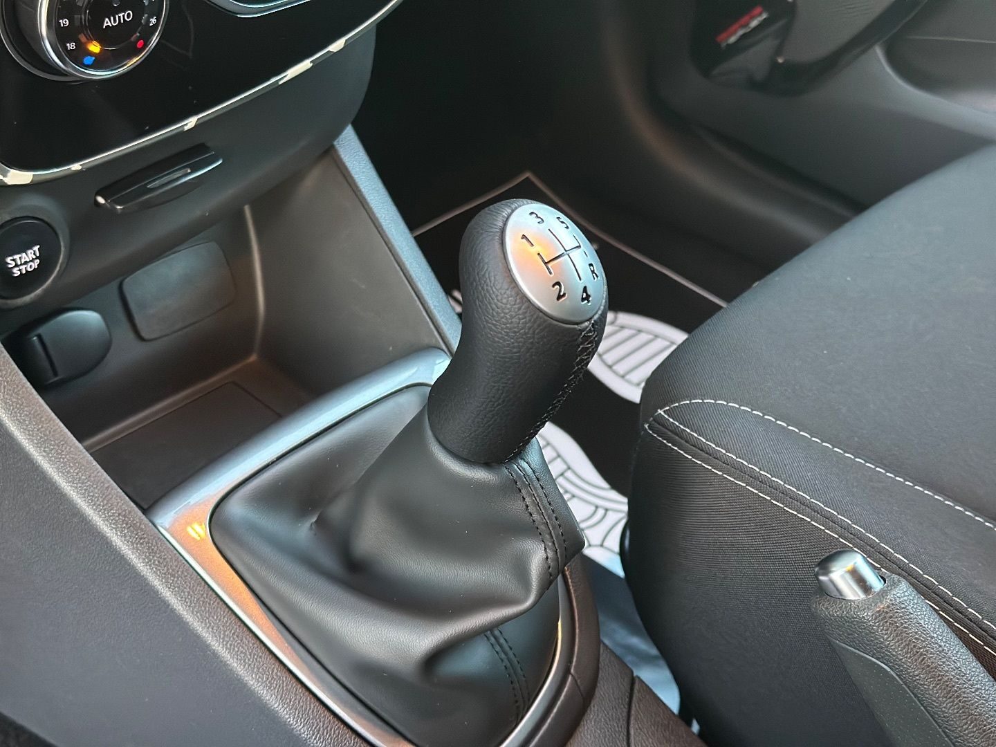 RENAULT CLIO Limited Energy TCe 66kW 90CV