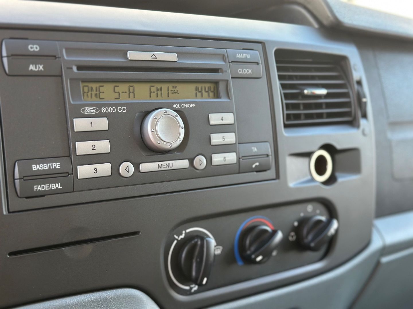 FORD TRANSIT 330 M Estandard 140CV Mixto