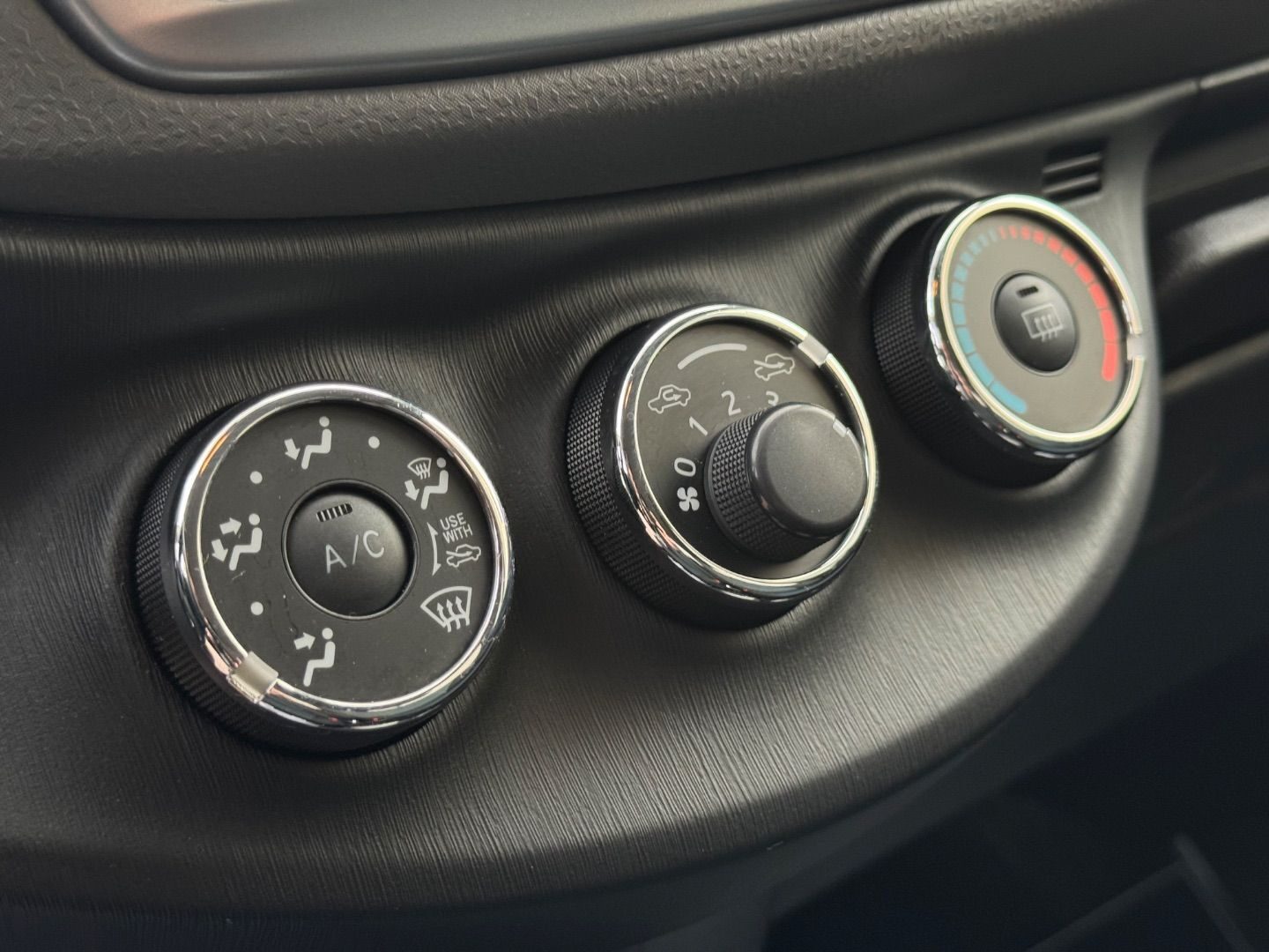 TOYOTA YARIS 90D LIVE