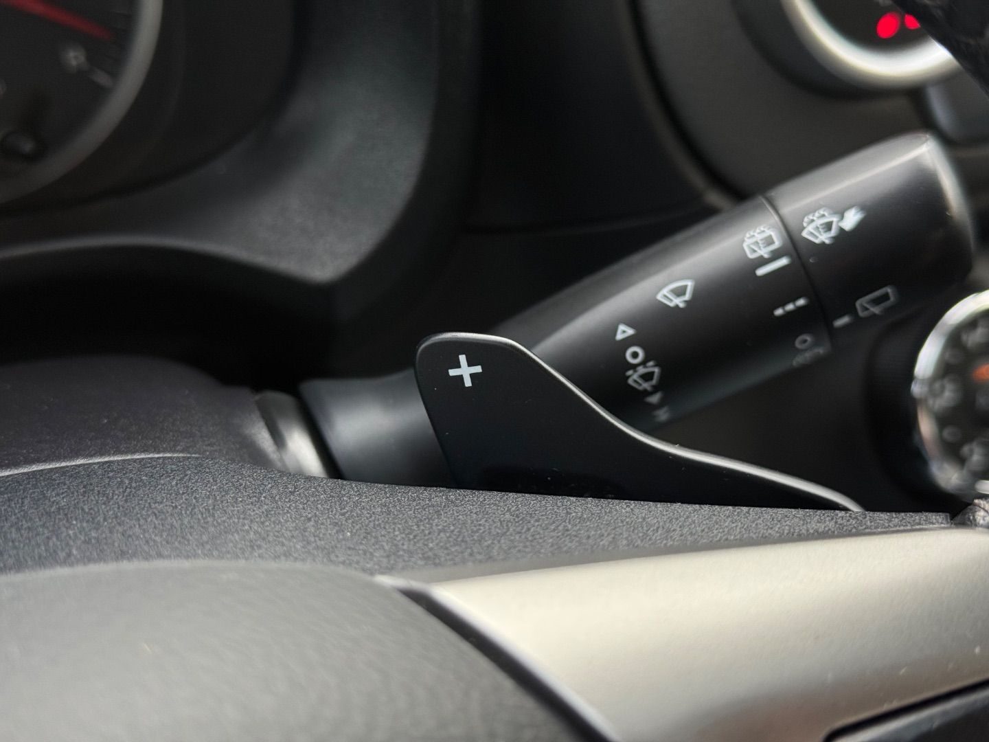 TOYOTA YARIS 90D LIVE