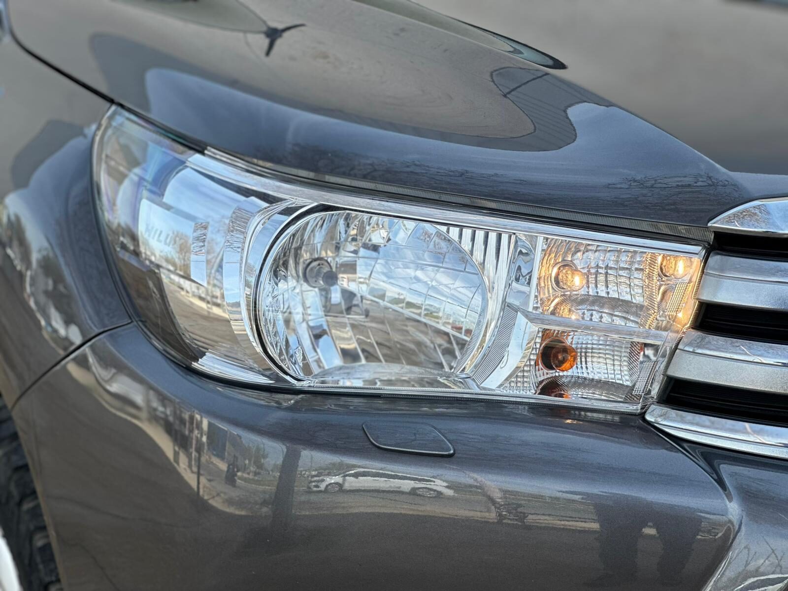 TOYOTA HILUX 2.4 D4D Cabina Doble VX AT