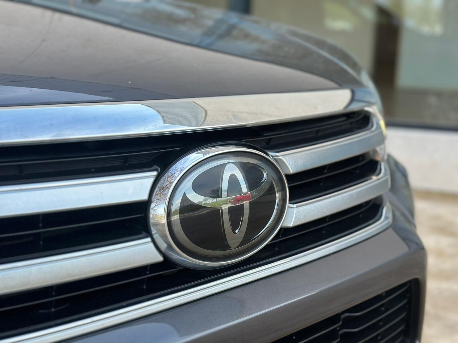 TOYOTA HILUX 2.4 D4D Cabina Doble VX AT