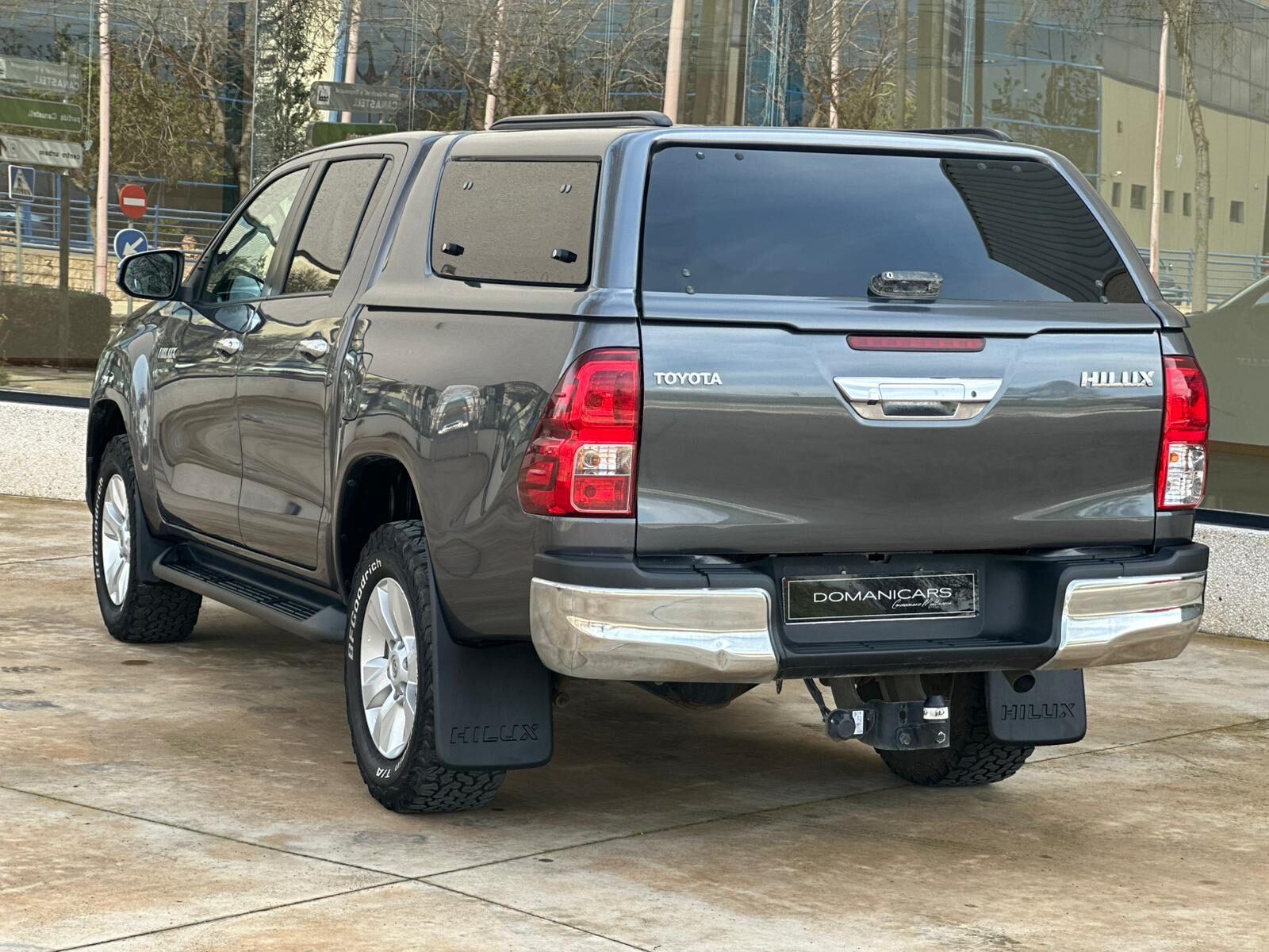 TOYOTA HILUX 2.4 D4D Cabina Doble VX AT