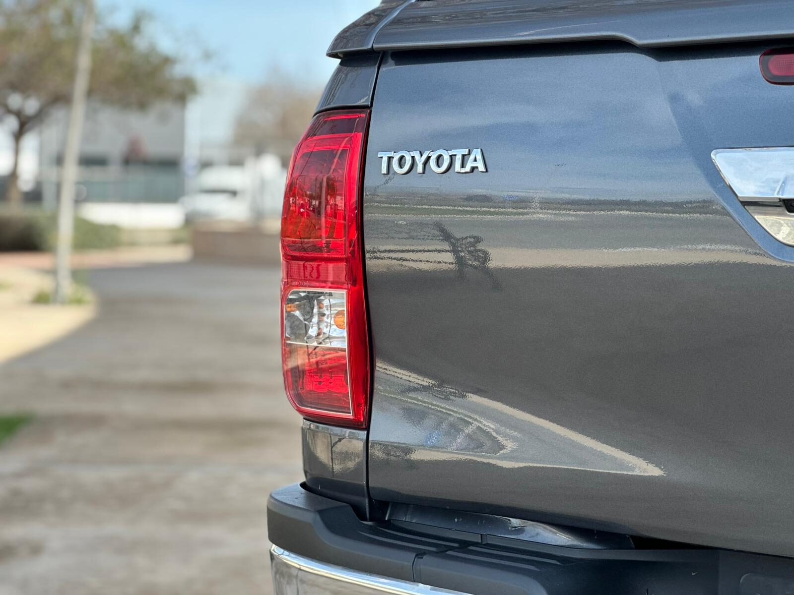 TOYOTA HILUX 2.4 D4D Cabina Doble VX AT