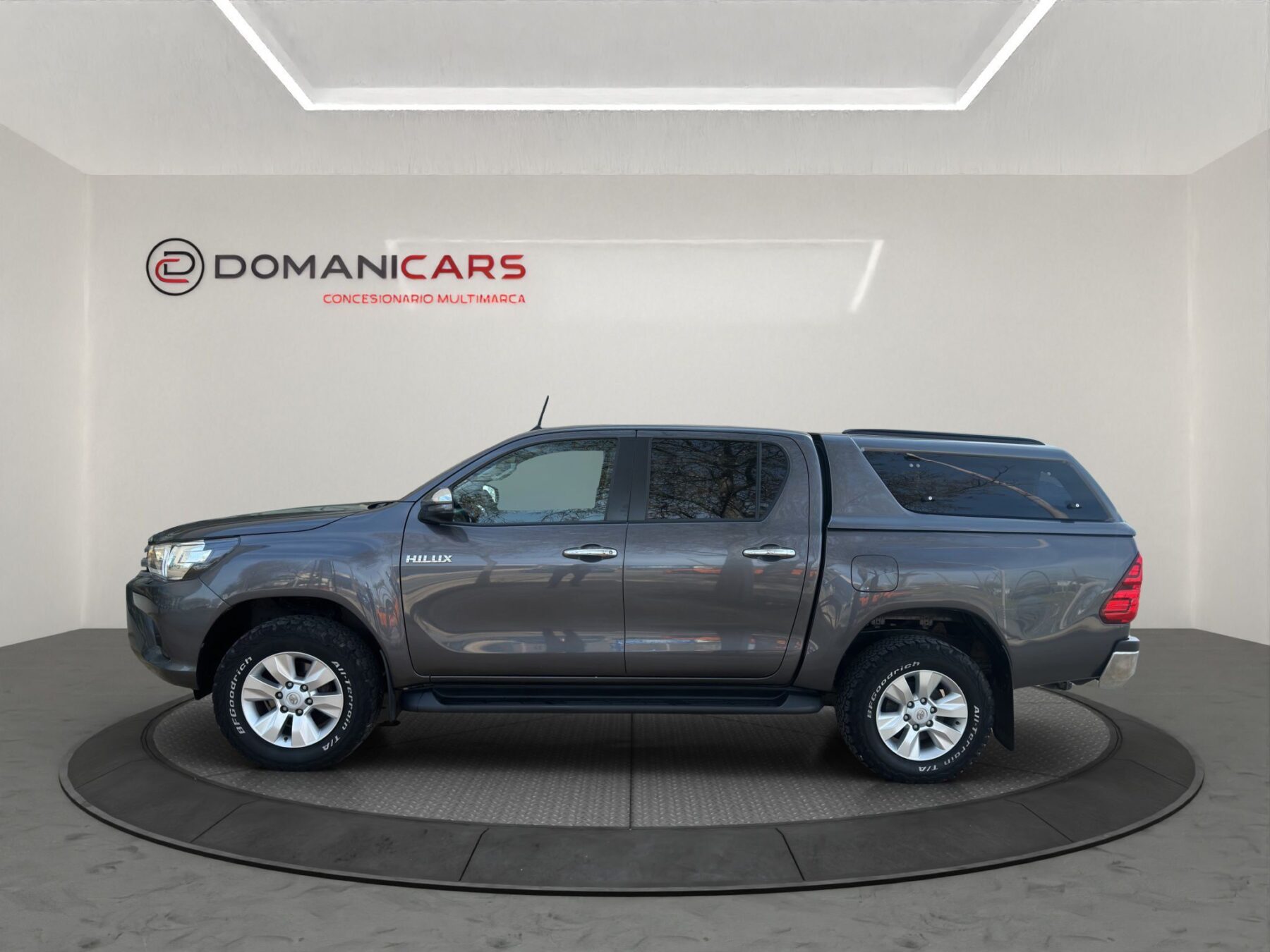 TOYOTA HILUX 2.4 D4D Cabina Doble VX AT