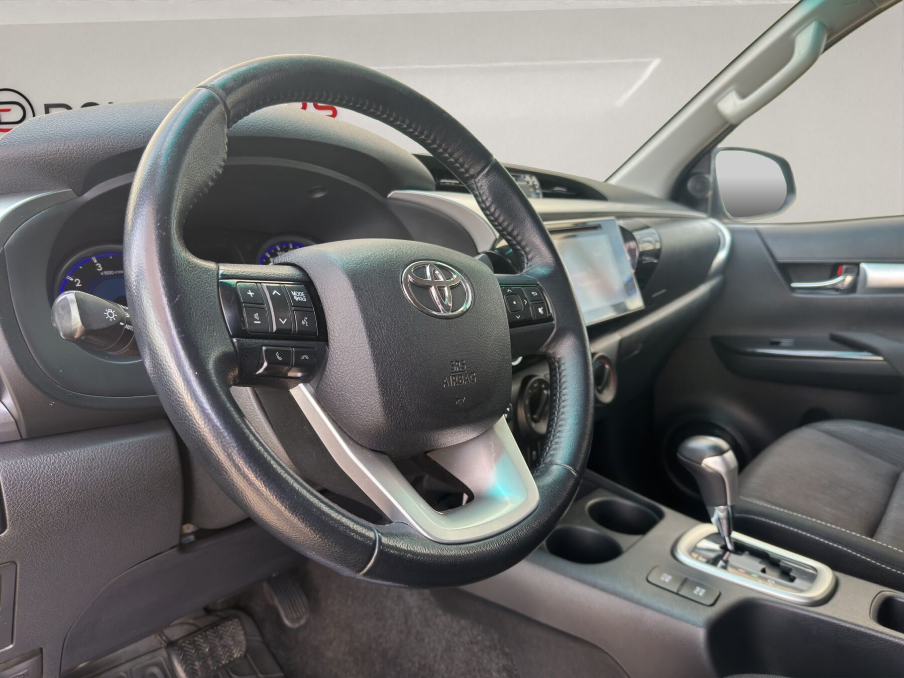 TOYOTA HILUX 2.4 D4D Cabina Doble VX AT