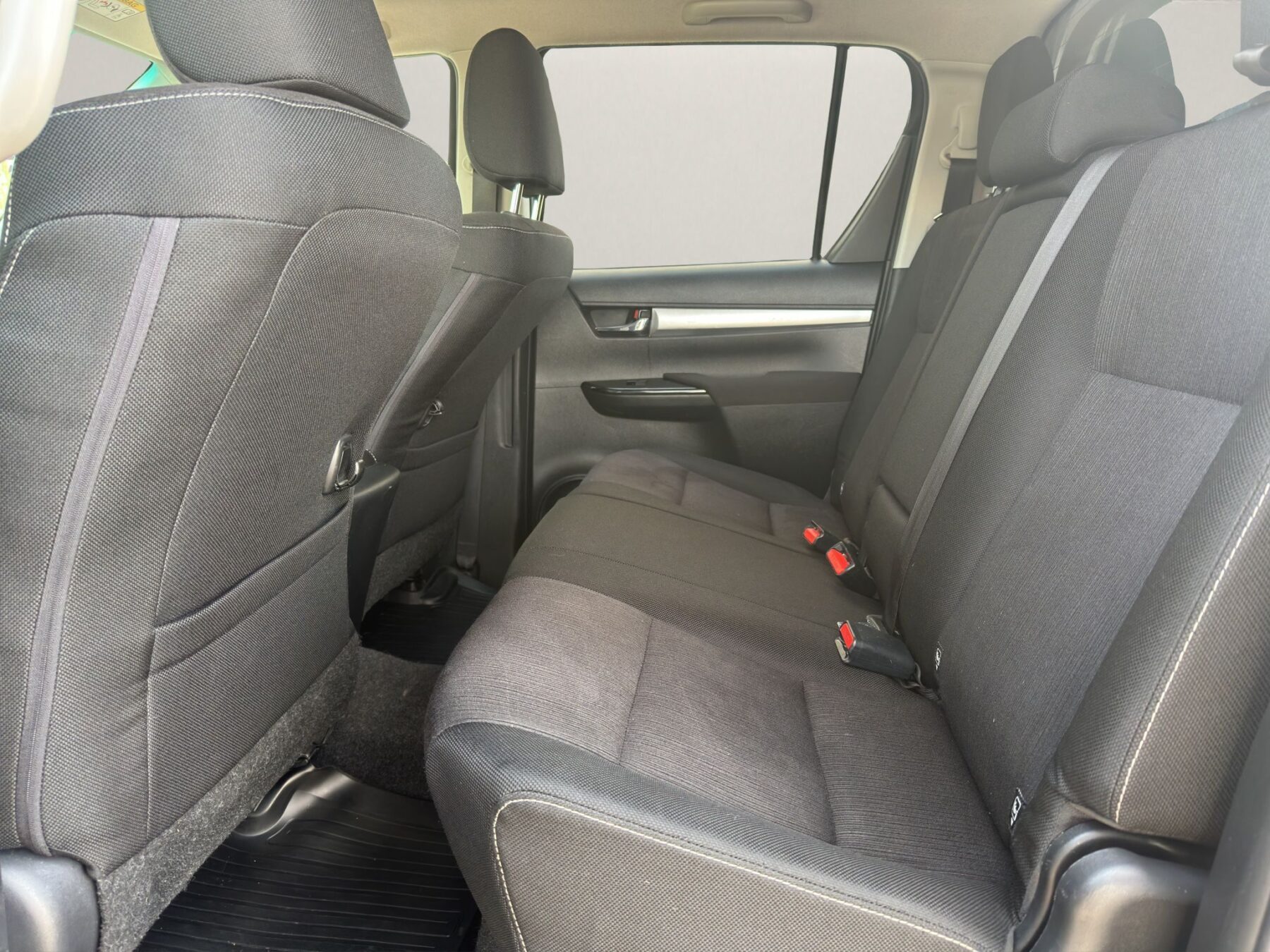TOYOTA HILUX 2.4 D4D Cabina Doble VX AT