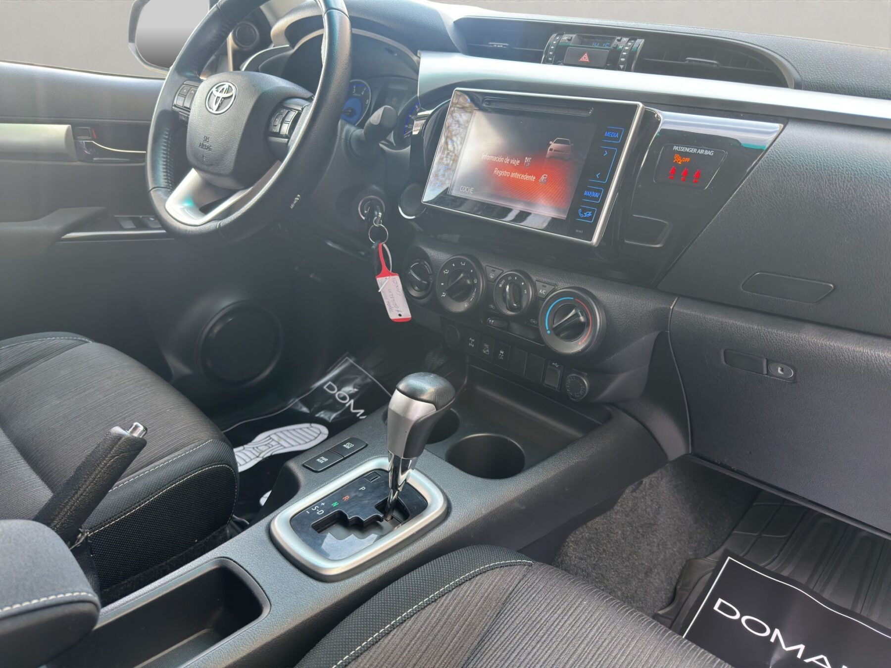 TOYOTA HILUX 2.4 D4D Cabina Doble VX AT