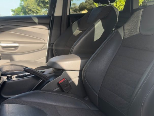 FORD KUGA 2.0 TDCi 132kW 4x4 ASS Titanium Powers.