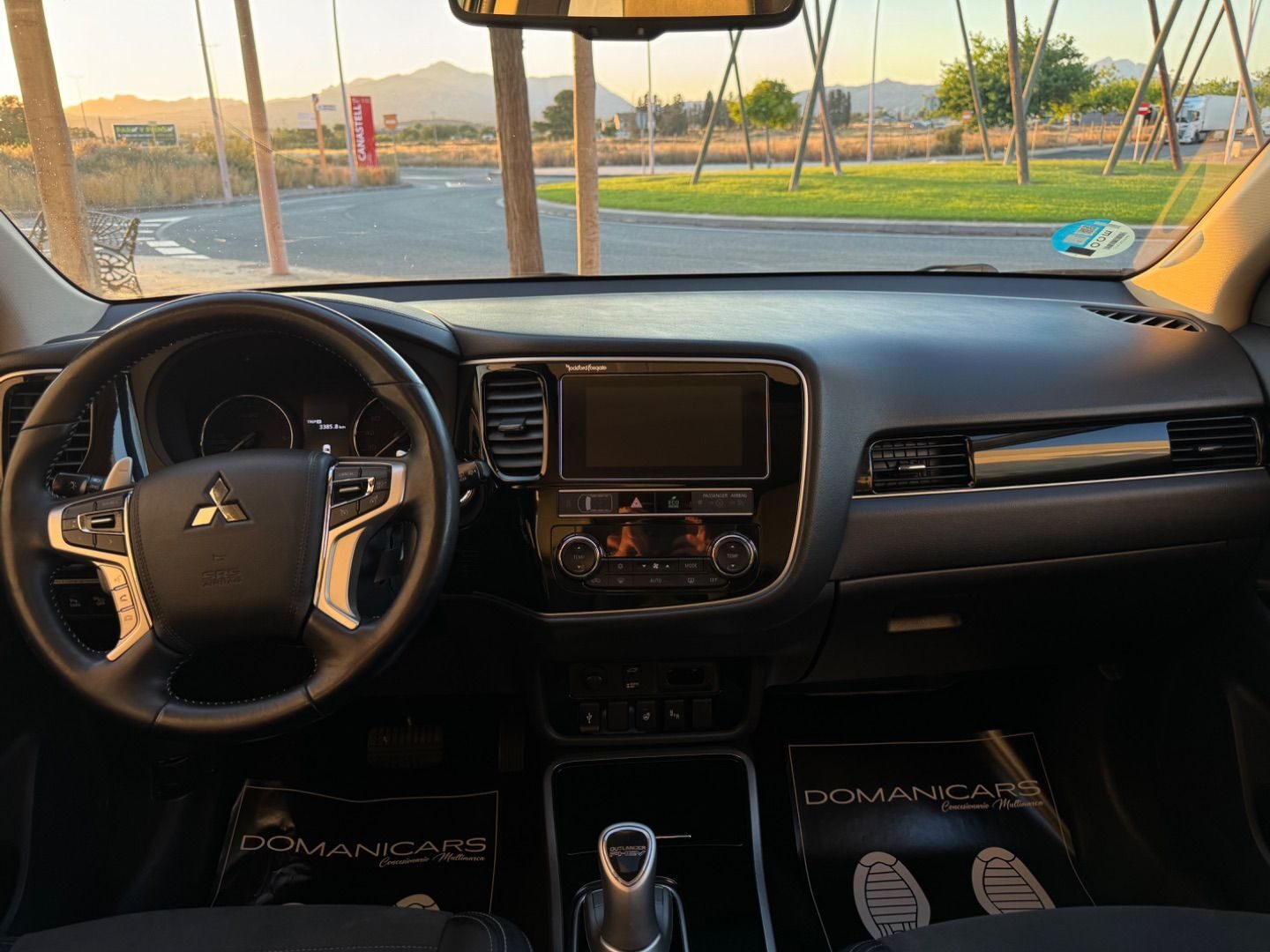 MITSUBISHI OUTLANDER 2.4 PHEV Kaiteki Auto 4WD MY19.5