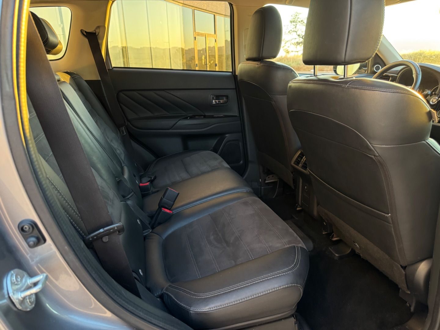MITSUBISHI OUTLANDER 2.4 PHEV Kaiteki Auto 4WD MY19.5