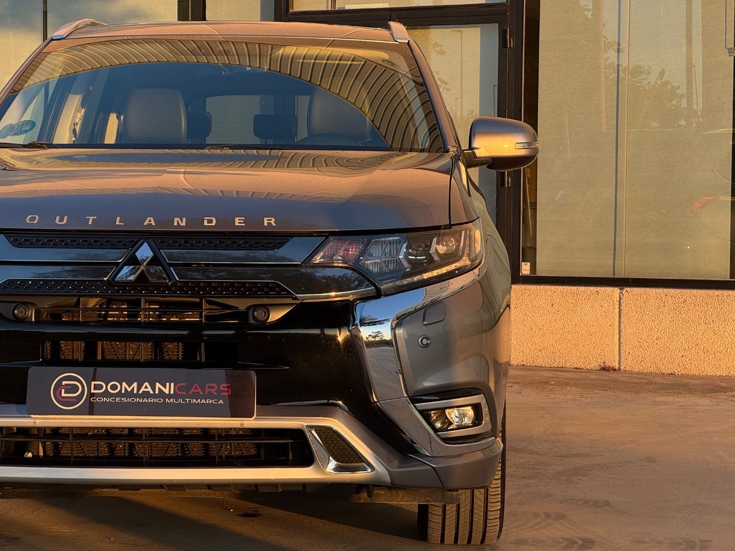 MITSUBISHI OUTLANDER 2.4 PHEV Kaiteki Auto 4WD MY19.5