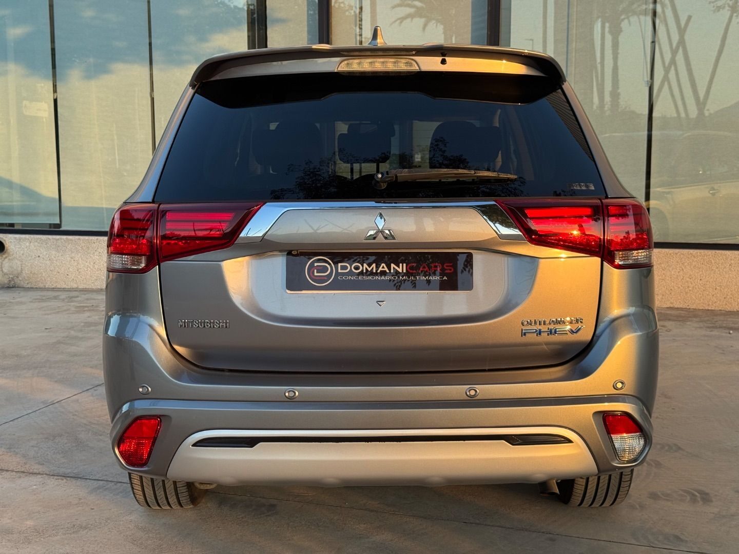 MITSUBISHI OUTLANDER 2.4 PHEV Kaiteki Auto 4WD MY19.5