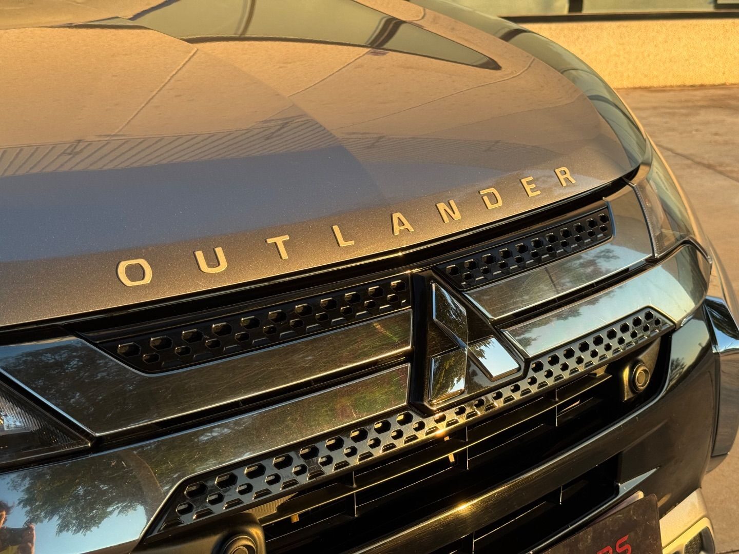 MITSUBISHI OUTLANDER 2.4 PHEV Kaiteki Auto 4WD MY19.5
