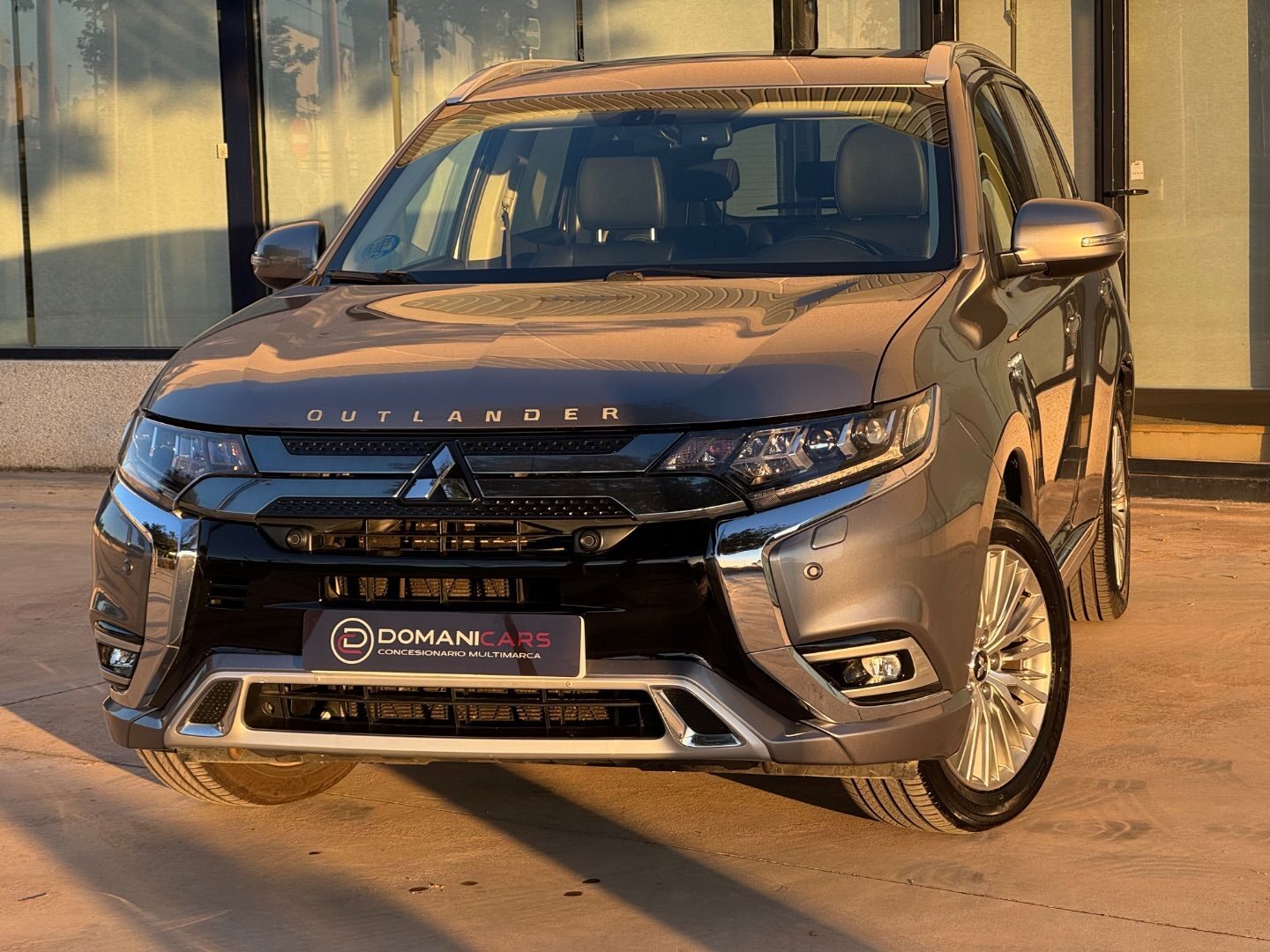 MITSUBISHI OUTLANDER 2.4 PHEV Kaiteki Auto 4WD MY19.5