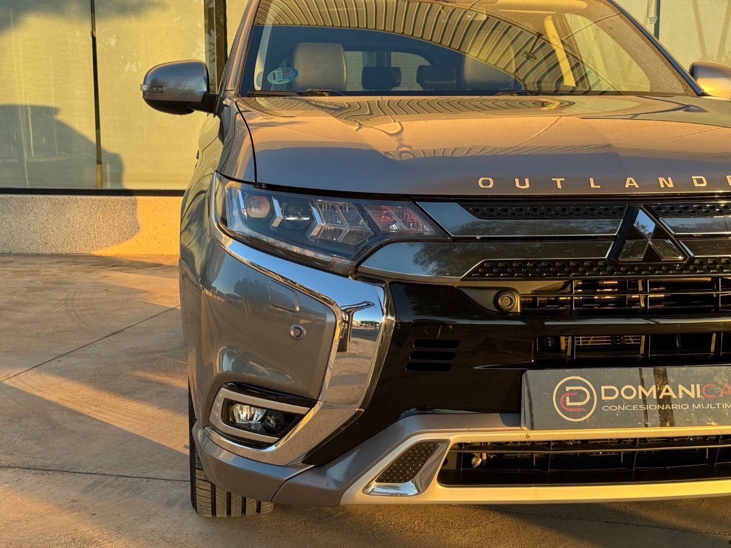 MITSUBISHI OUTLANDER 2.4 PHEV Kaiteki Auto 4WD MY19.5