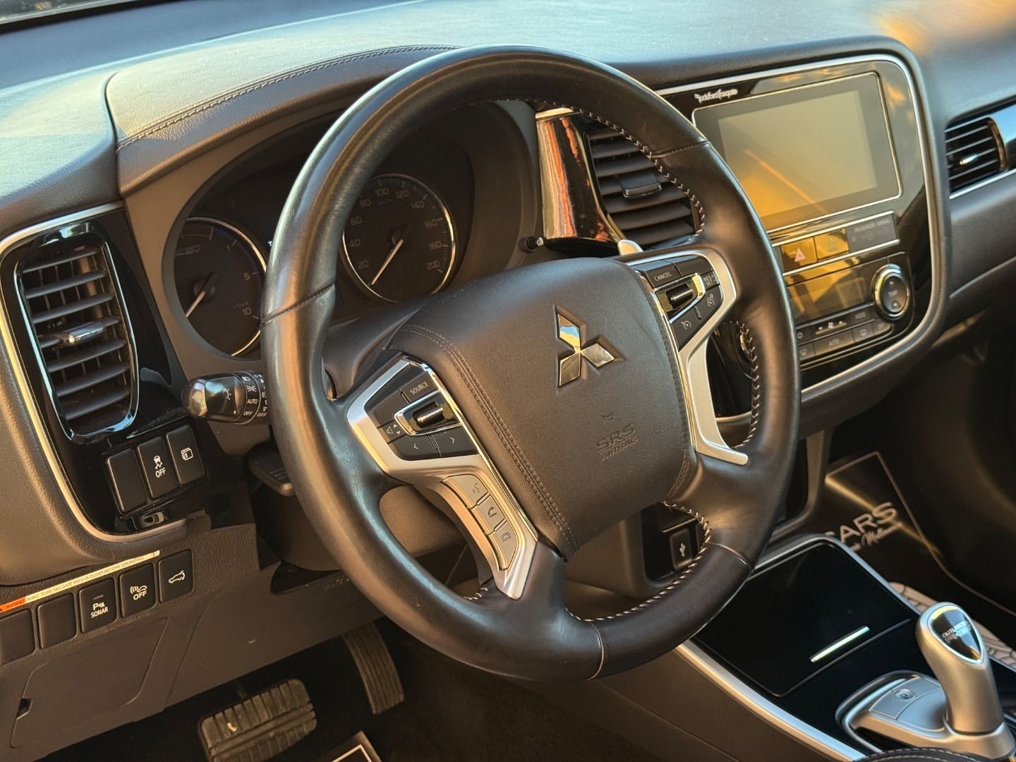 MITSUBISHI OUTLANDER 2.4 PHEV Kaiteki Auto 4WD MY19.5