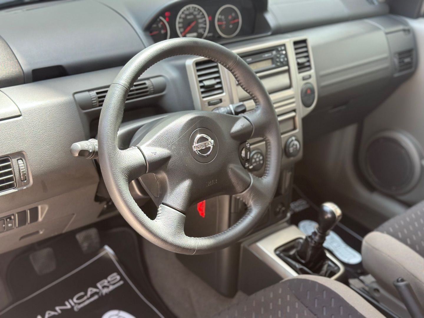 NISSAN X-TRAIL 2.2 dCi COLUMBIA VERTEX 4x2