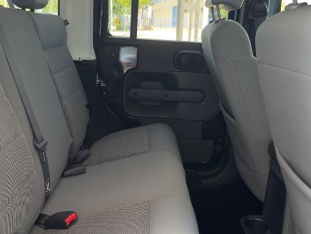 JEEP WRANGLER UNLIMITED 2.8 CRD Sahara Auto